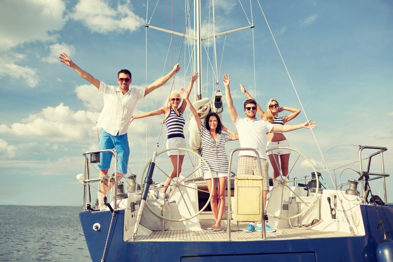 How to Throw a Bodacious Boat Party With You and Your Friends