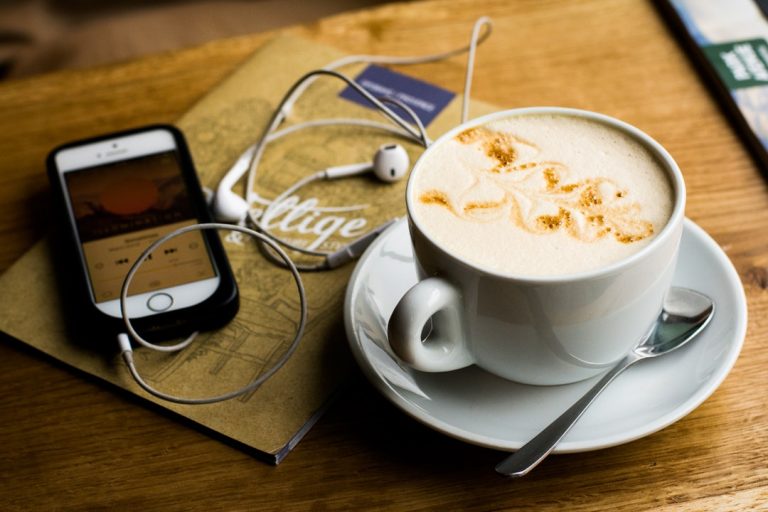 5 Interesting Podcasts You Should Check Out