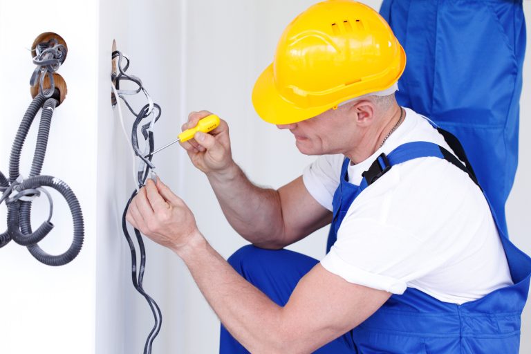 How to Hire the Best Electrician Near You