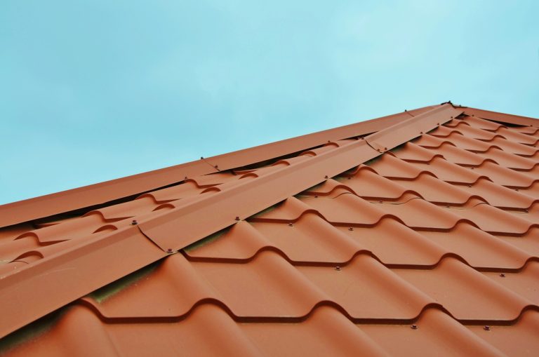 5 Reasons You Need to Replace That Old Roof
