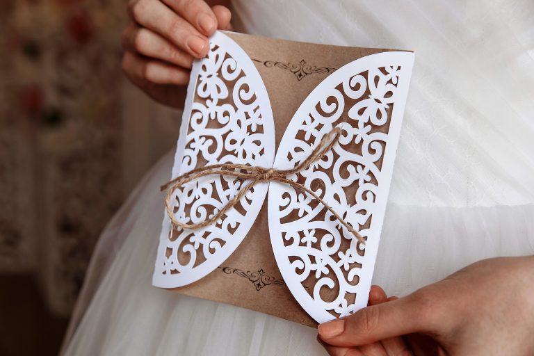 How to Design Invitations That Your Guests Just Can’t Resist