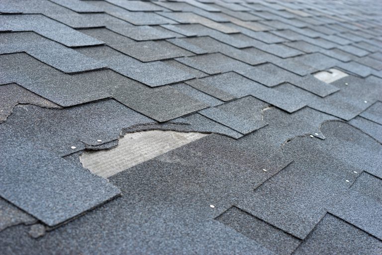 5 Warning Signs of Unaddressed Roof Damage