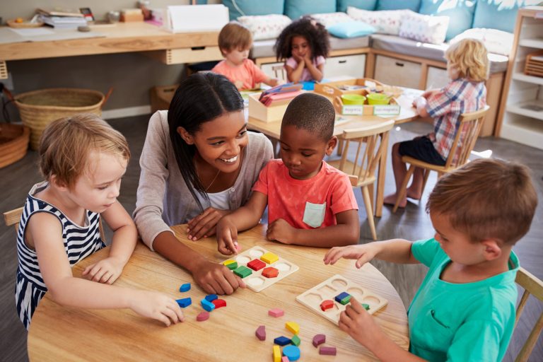 5 Tips for Creating a Cozy and Stimulating Classroom Environment for Preschoolers