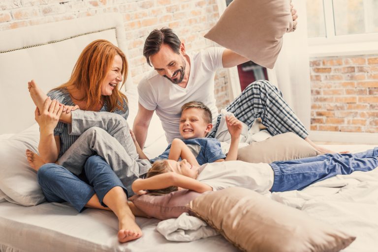 4 Ways to Prioritize Family Time in a Busy Schedule