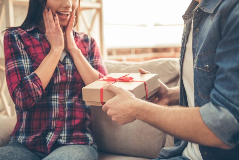 5 Meaningful Anniversary Gift Ideas