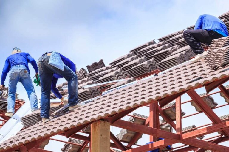 How to Choose the Right Roofing Contractor for Your Home